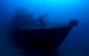 Photo's of the wreck of Petaj